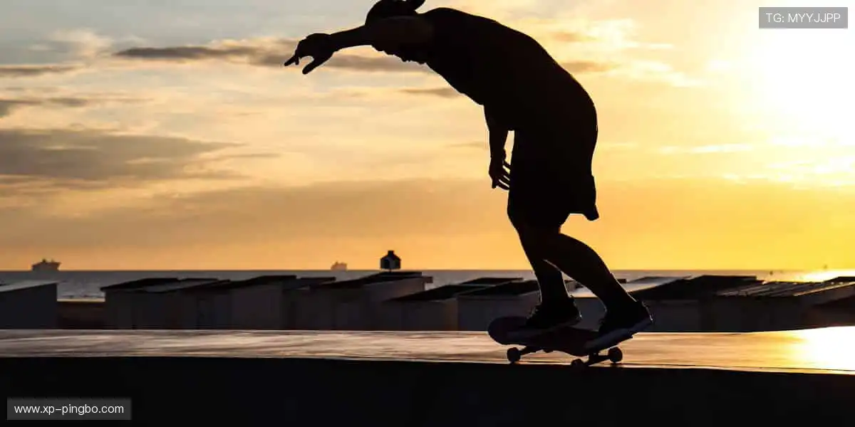 🎮用潮流诠释热爱，周边产品让运动精神融入生活！